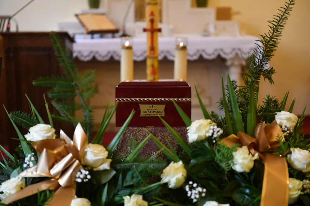 Aktora pożegnała żona Anna i córka Julia. Aktora pożegnała żona Anna i córka Julia.