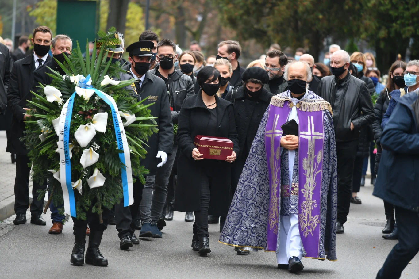 Rodzina na ostatnim pożegnaniu Dariusza Gnatowskiego Rodzina na ostatnim pożegnaniu Dariusza Gnatowskiego