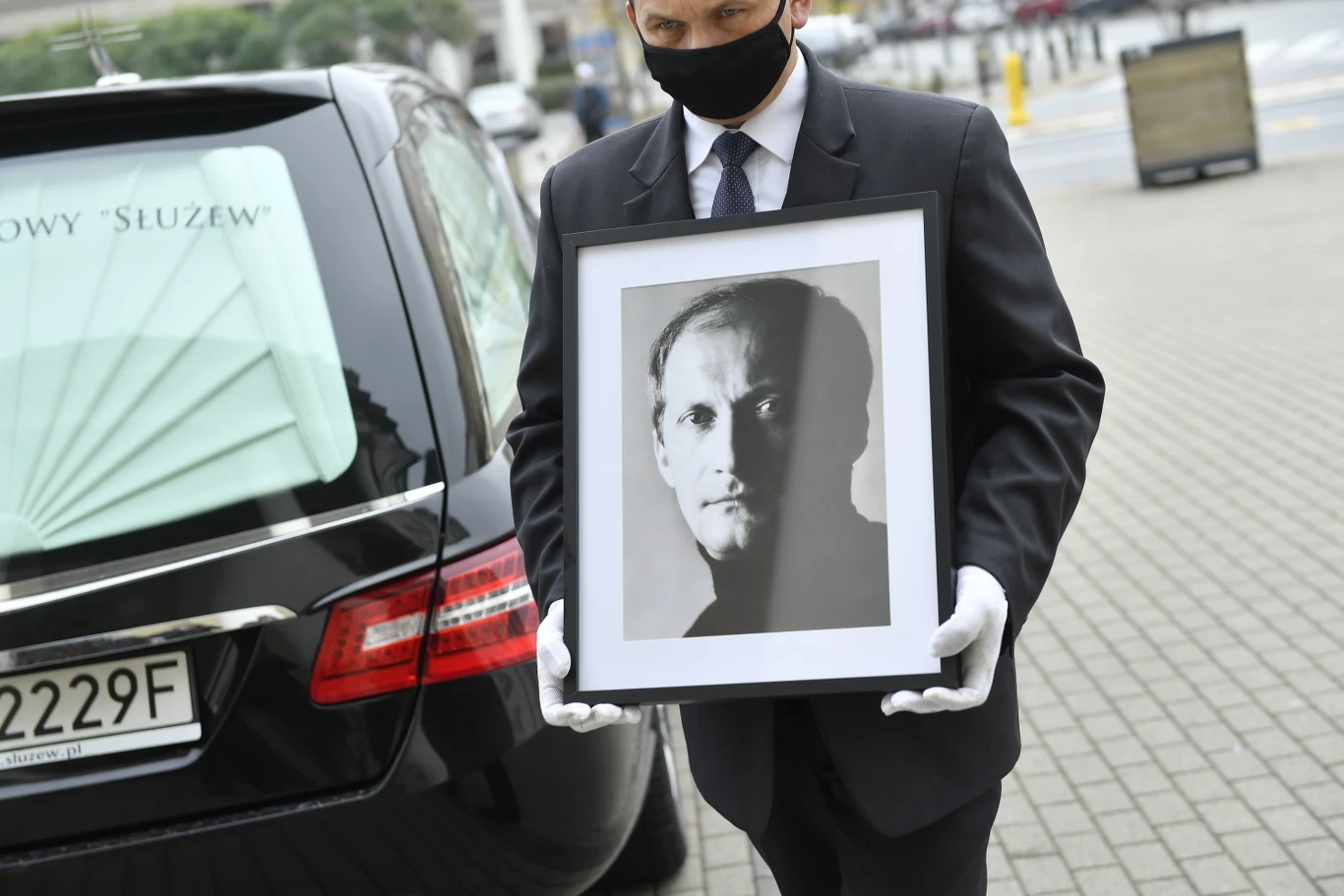 "Miał w sobie wielką radość życia. Zawsze potrafił odnaleźć to światełko, wiedział gdzie jest dobro, gdzie są prawdziwe wartości. Był pasjonatem" - mówił ksiądz.