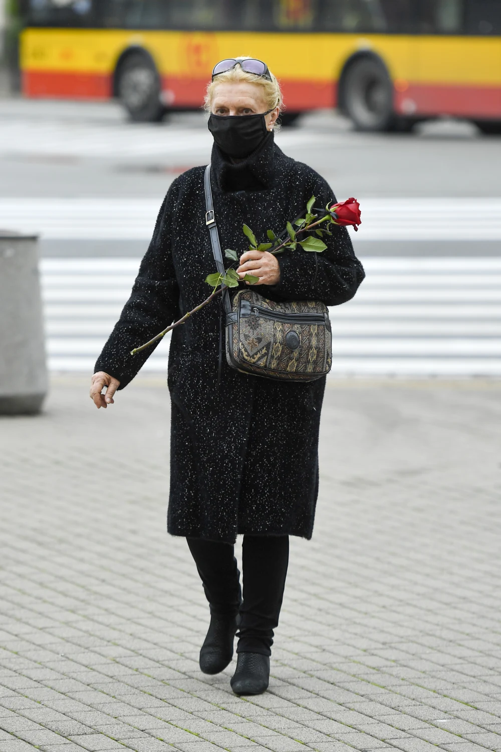 Ewa Wiśniewska na pogrzebie Wojciecha Pszoniaka.