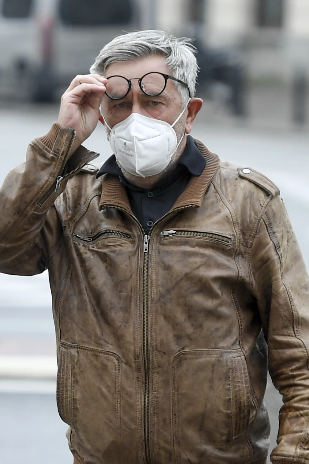 Jerzy Radziwiłowicz na pogrzebie Wojciecha Pszoniaka.