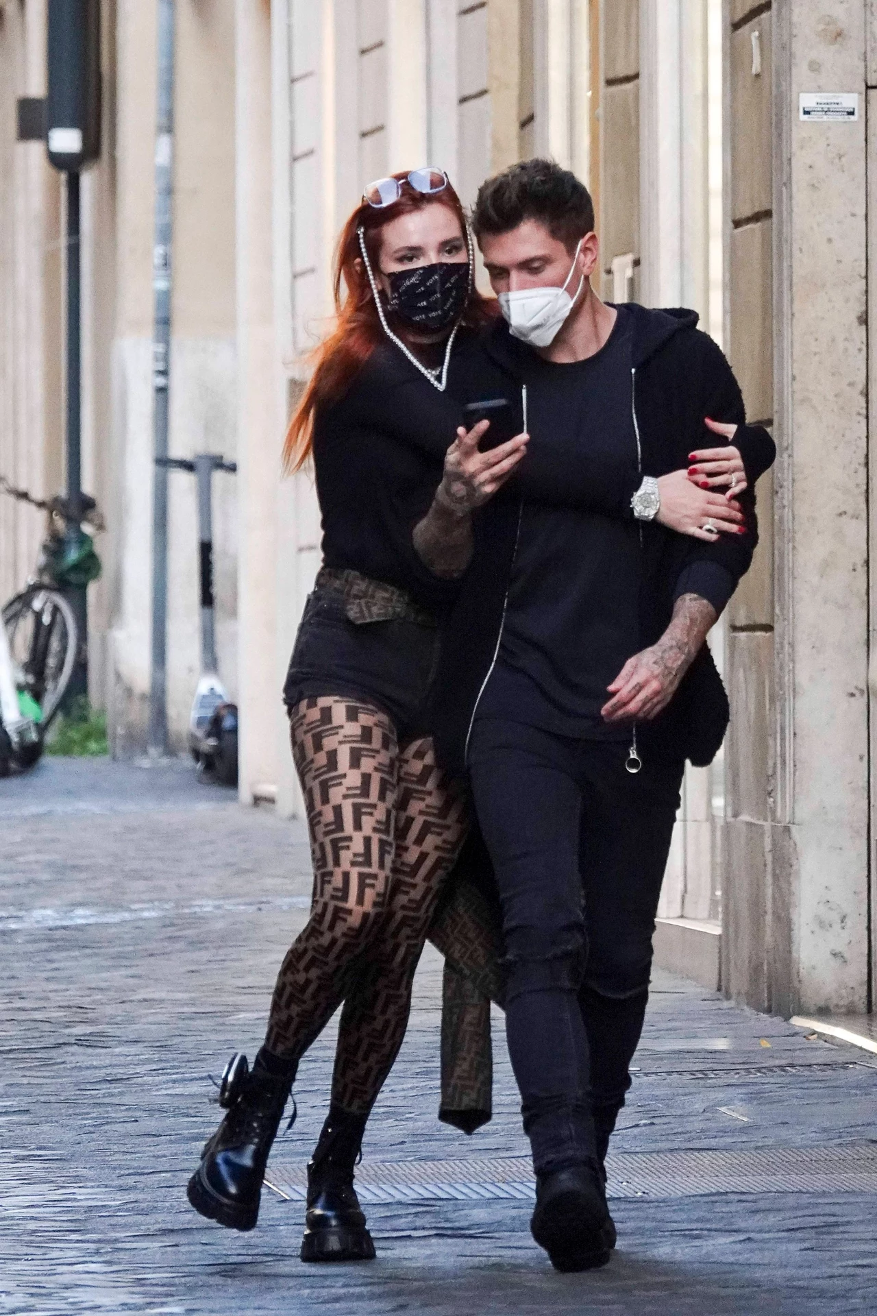 Para przebywa obecnie w Rzymie, gdzie fotoreporterzy zrobili im zdjęcia podczas romantycznego spaceru. Para przebywa obecnie w Rzymie, gdzie fotoreporterzy zrobili im zdjęcia podczas romantycznego spaceru.