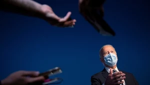 Kursy walut: Wyrównany wynik wyborów w USA