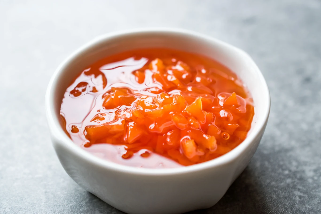 Do przygotowania tego ciasta możesz wykorzystać dowolny dżem. Wybierz ten o twoim, ulubionym smaku - słodkim lub wytrawnym (np. marchewkowym) Do przygotowania tego ciasta możesz wykorzystać dowolny dżem. Wybierz ten o twoim, ulubionym smaku - słodkim lub wytrawnym (np. marchewkowym)