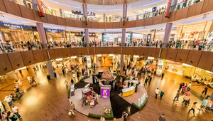 Dubai Mall - największe centrum handlowe świata z 1200 sklepami i ponad milionem m kw. powierzchni