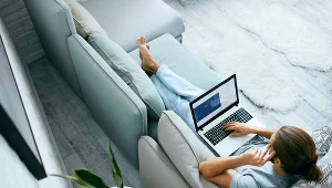 Mieszkasz z kimś, kto otrzymał dodatni test? Przechodzisz na automatyczną kwarantanne.