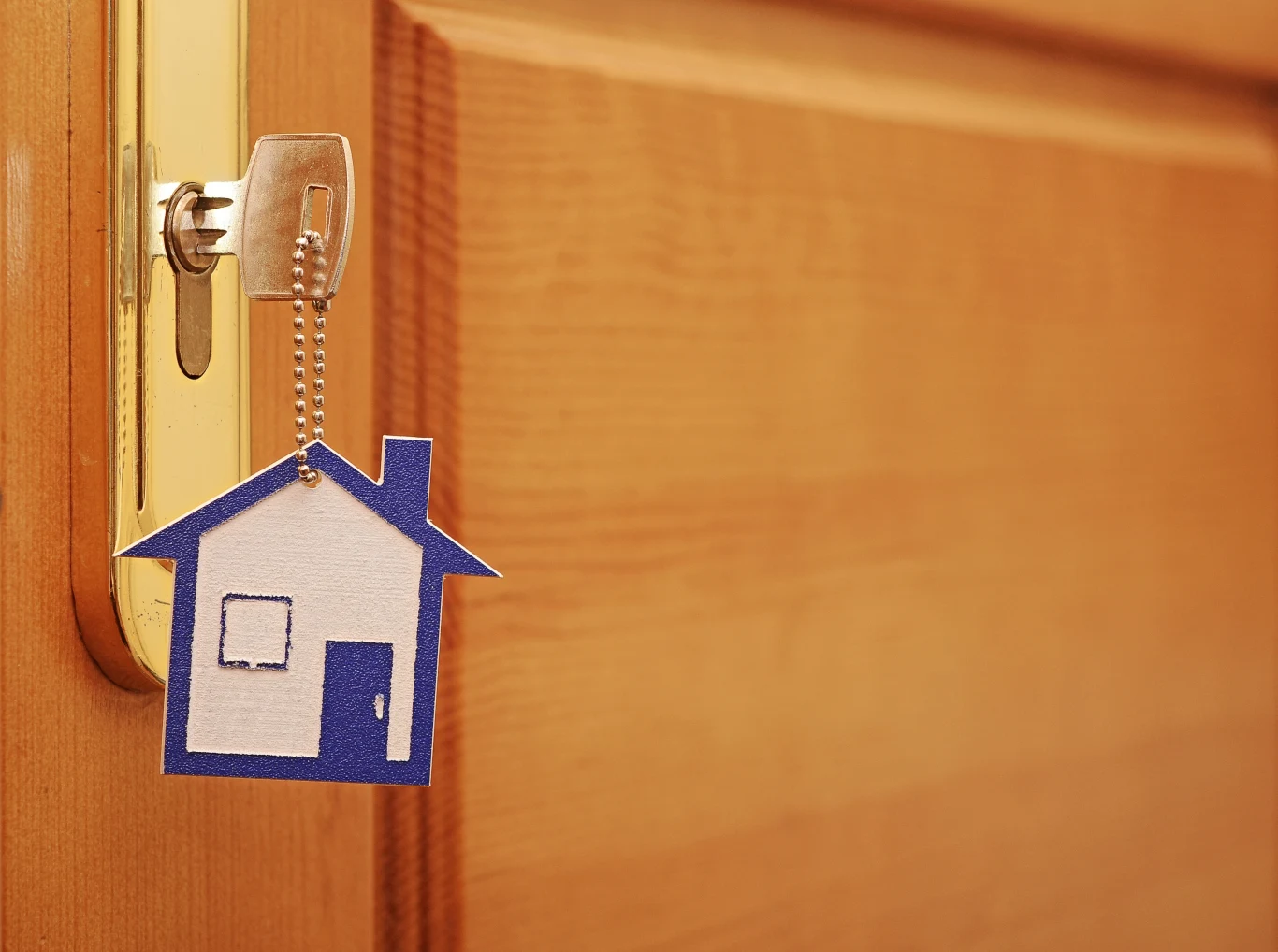 Nawet jeśli mieszkanie przez pół roku stoi puste, to i tak zyskowność takiej inwestycji jest trzykrotnie wyższa niż lokaty bankowej Nawet jeśli mieszkanie przez pół roku stoi puste, to i tak zyskowność takiej inwestycji jest trzykrotnie wyższa niż lokaty bankowej