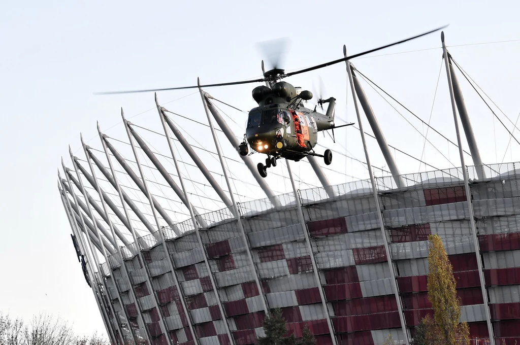 Ćwiczenia służb medycznych przed stadionem PGE Narodowy w Warszawie Ćwiczenia służb medycznych przed stadionem PGE Narodowy w Warszawie