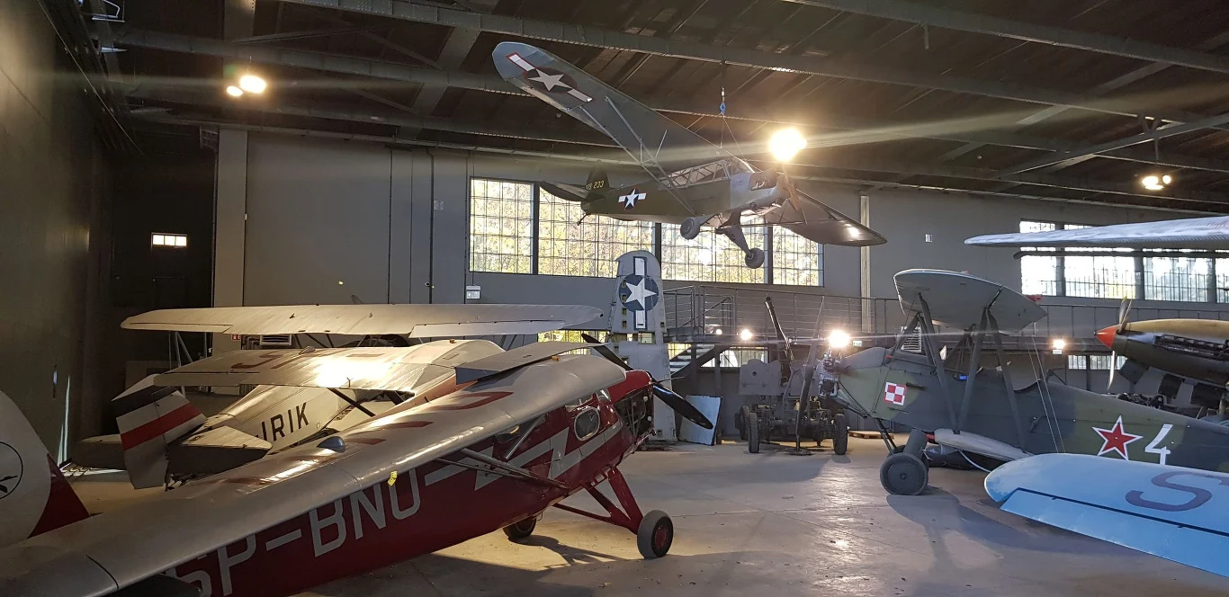 Odnowione eksponaty w wyremontowanym hangarze. Koszt prac wyniósł ponad 13 mln. zł. W 90 proc. zostały sfinansowane przez Unię Europejską