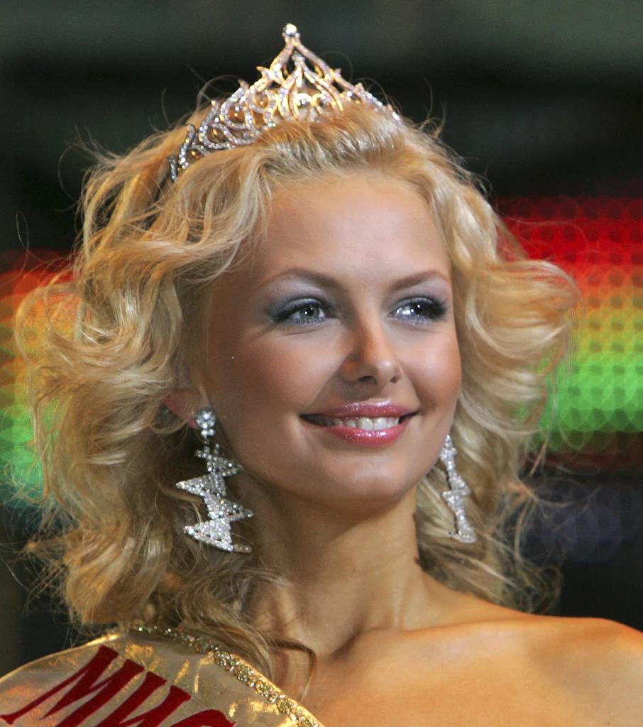 Wolha Chiżynkowa po wygraniu tytułu Miss Białorusi 2008 