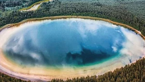 W Polsce jest jezioro, które wygląda, jak rajska wyspa