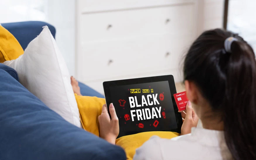 Pandemia zmienia podejście do Black Friday. W tym roku Polacy szczególnie liczą na duże rabaty