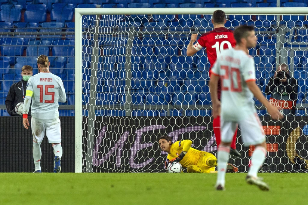 Yann Sommer obronił dwa rzuty karne Sergio Ramosa