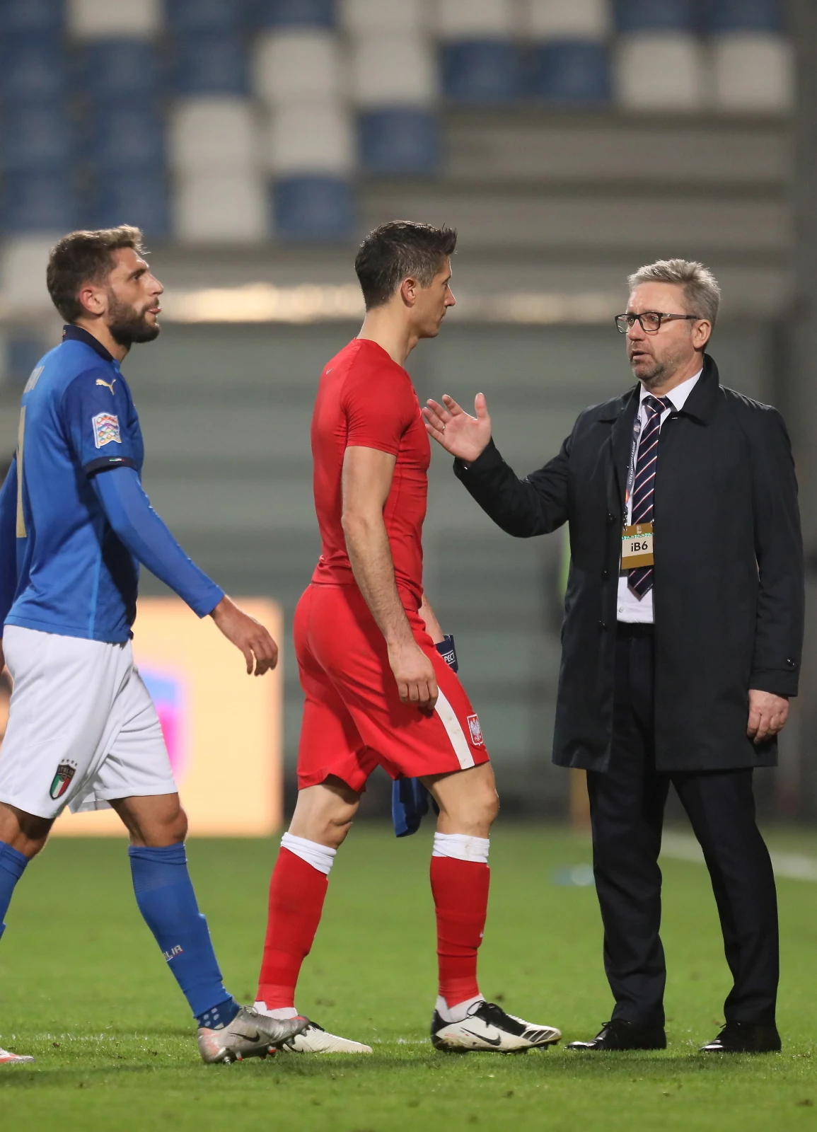 Robert Lewandowski i trener Jerzy Brzęczek po meczu Włochy - Polska