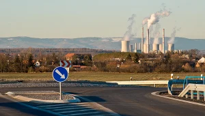 W Czechach w górę opłaty za zanieczyszczenie, hałas i myto dla przewoźników. Nz. skrzyżowanie koło elektrowni Počerady