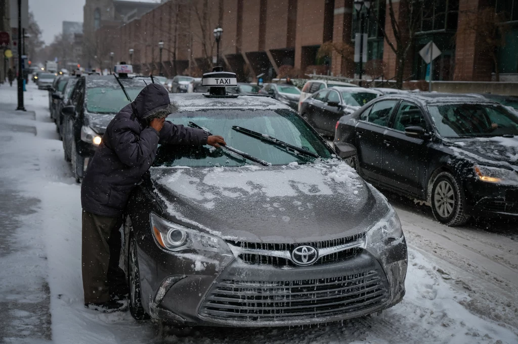 Montreal zimą. Zimy w Kanadzie bywają ciężkie, jak poradzą sobie auta elektryczne?