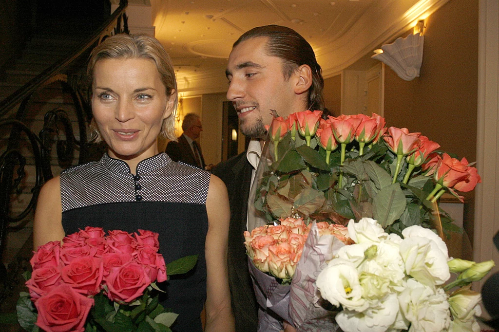 Małgorzata Foremniak i Rafał Maserak Małgorzata Foremniak i Rafał Maserak poznali się w 2005 podczas drugiej edycji "Tańca z Gwiazdami". W programie zajęli drugie miejsce. Telewidzowie z wypiekami na twarzy śledzili ich poczynania na parkiecie. Ogniste tanga czy rumby w wykonaniu pary robiły ogromne wrażenie. Już w trakcie programu w mediach pojawiły się pierwsze plotki o ich rzekomym romansie. Para jednak chroniła swoją prywatność i zaprzeczała wszelkim doniesieniom na ten temat. Małgorzata Foremniak i Rafał Maserak Małgorzata Foremniak i Rafał Maserak poznali się w 2005 podczas drugiej edycji "Tańca z Gwiazdami". W programie zajęli drugie miejsce. Telewidzowie z wypiekami na twarzy śledzili ich poczynania na parkiecie. Ogniste tanga czy rumby w wykonaniu pary robiły ogromne wrażenie. Już w trakcie programu w mediach pojawiły się pierwsze plotki o ich rzekomym romansie. Para jednak chroniła swoją prywatność i zaprzeczała wszelkim doniesieniom na ten temat.