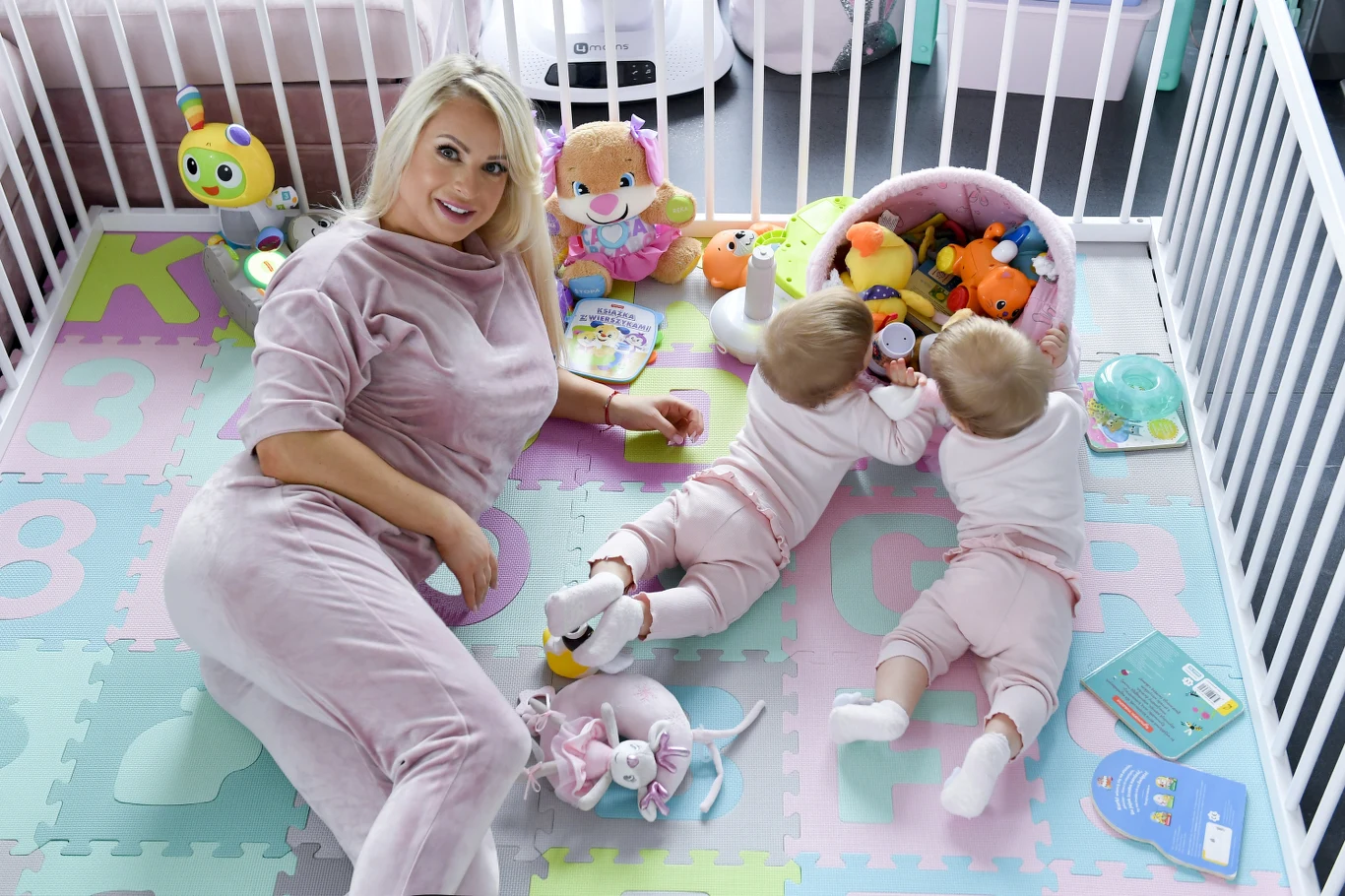 Paula Tumala z dziećmi