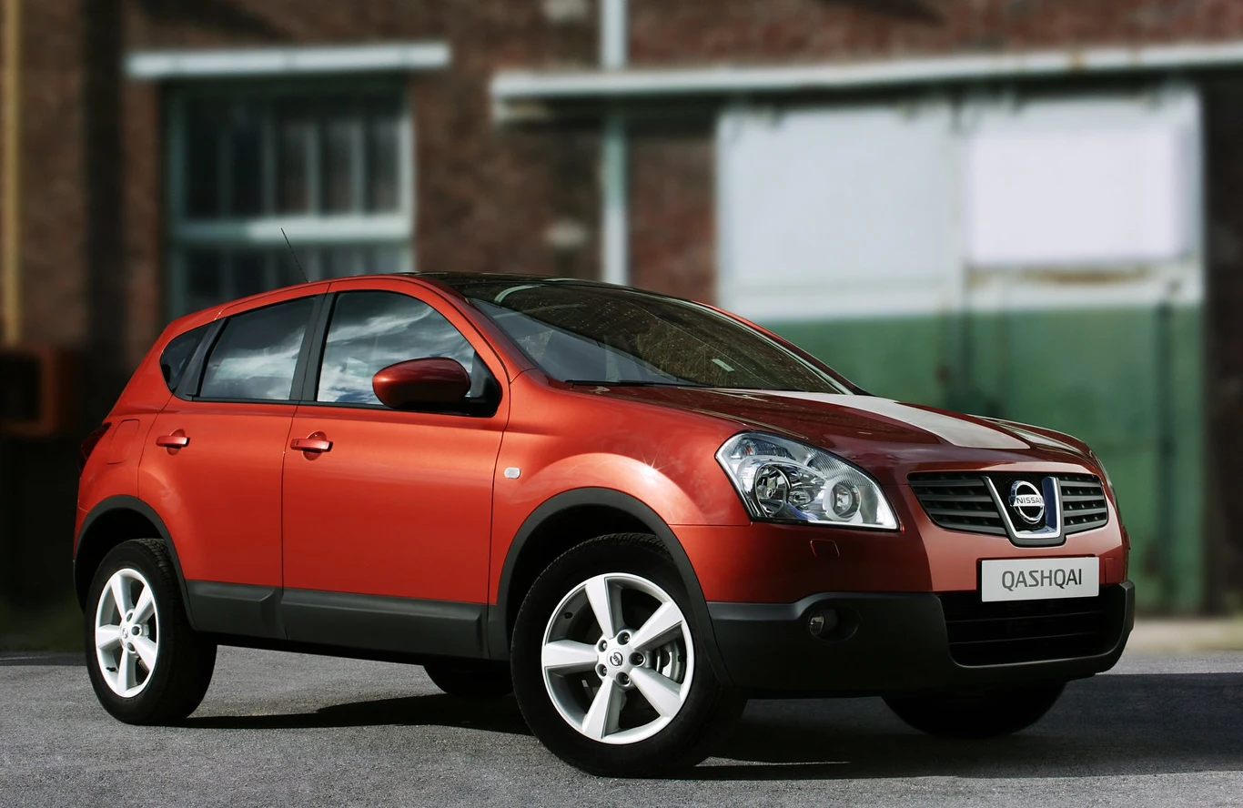 Nissan Qashqai 2006-2013 Kamień milowy w historii europejskiej motoryzacji. Mimo że nie był to pierwszy kompaktowy suv (wcześniej pojawiły się np. Toyota RAV4 czy... Łada Niva!), właśnie Qashqai odpowiada za wybuch popularności tego rodzaju pojazdów. Podobnie, jak niegdyś Megane Scenic w przypadku minivanów, tak samo Nissan Qashqai zdefiniował nową klasę pojazdów i wyznaczył jej standardy. W momencie debiutu hasła w rodzaju: ”uterenowiony konkurent Golfa”, budziły powszechny uśmiech. Dziś z kompaktowych suvów nikt już się nie śmieje – są lokomotywami sprzedaży i zdecydowanie dominują nad klasycznymi pojazdami segmentu "C"! Czy to jest twój MotoAs? ODDAJ SWÓJ GŁOS» 