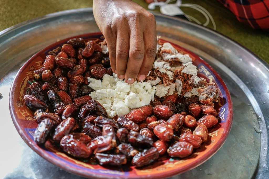 Dziewczynki spożywają nawet 16 tys. kcal dziennie