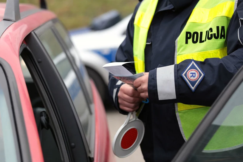 Policjanci stwierdzili, że polityk kilkanaście lat jeździł bez prawa jazdy...