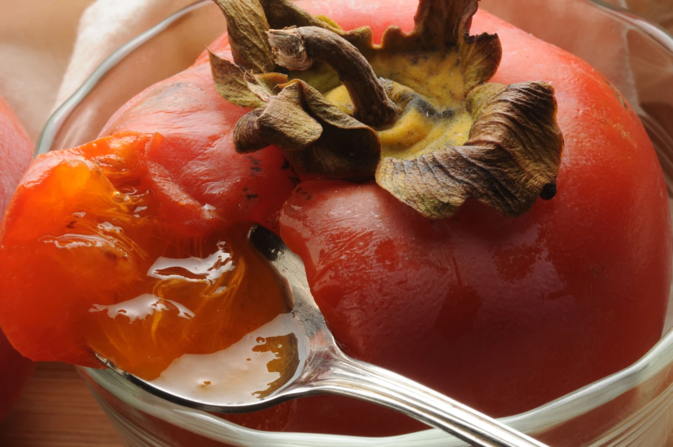 W miąższu kaki znajduje się mnóstwo witamin i składników odżywczych W miąższu kaki znajduje się mnóstwo witamin i składników odżywczych