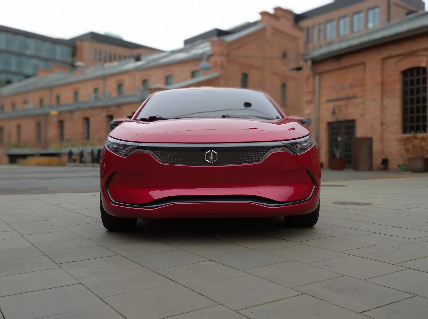 Izera hatchback to auto kompaktowe, które za sprawą architektury typowej dla aut elektrycznych, ma oferować na tyle miejsca, aby móc pełnić rolę auta rodzinnego. Sami twórcy podkreślają, że zależało im na stworzeniu samochodu przede wszystkim praktycznego, komfortowego i przyjaznego w codziennym użytkowaniu. Izera hatchback to auto kompaktowe, które za sprawą architektury typowej dla aut elektrycznych, ma oferować na tyle miejsca, aby móc pełnić rolę auta rodzinnego. Sami twórcy podkreślają, że zależało im na stworzeniu samochodu przede wszystkim praktycznego, komfortowego i przyjaznego w codziennym użytkowaniu.