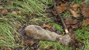 Warszawa: Robotnicy wykopali granat moździerzowy z czasów II wojny światowej 