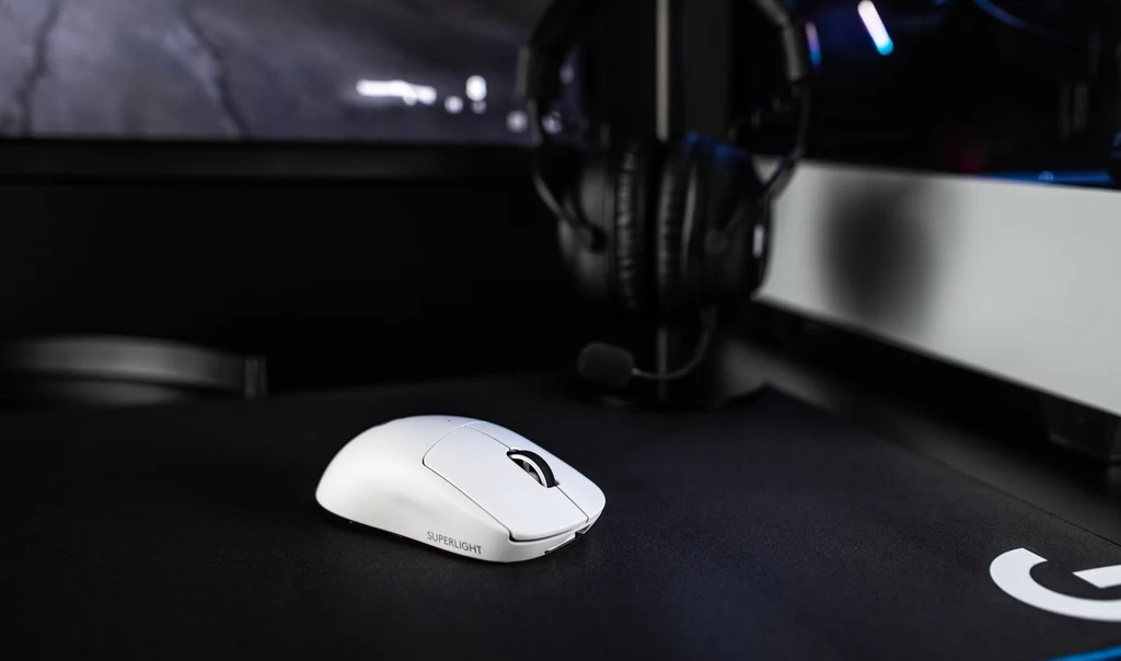 „Zawsze szukam idealnego sprzętu, który będzie uzupełniał moje umiejętności. Najnowsza mysz PRO X Gaming jest lekka i dokładna, co pozwala mi skupić się tylko na grze i zadaniu, które mam przed sobą. Absolutnie nic mnie nie powstrzymuje” ” - powiedziała Benita Novshadian, znana również jako bENITA, zawodowa zawodniczka Valorant dla CLG. „Zawsze szukam idealnego sprzętu, który będzie uzupełniał moje umiejętności. Najnowsza mysz PRO X Gaming jest lekka i dokładna, co pozwala mi skupić się tylko na grze i zadaniu, które mam przed sobą. Absolutnie nic mnie nie powstrzymuje” ” - powiedziała Benita Novshadian, znana również jako bENITA, zawodowa zawodniczka Valorant dla CLG.