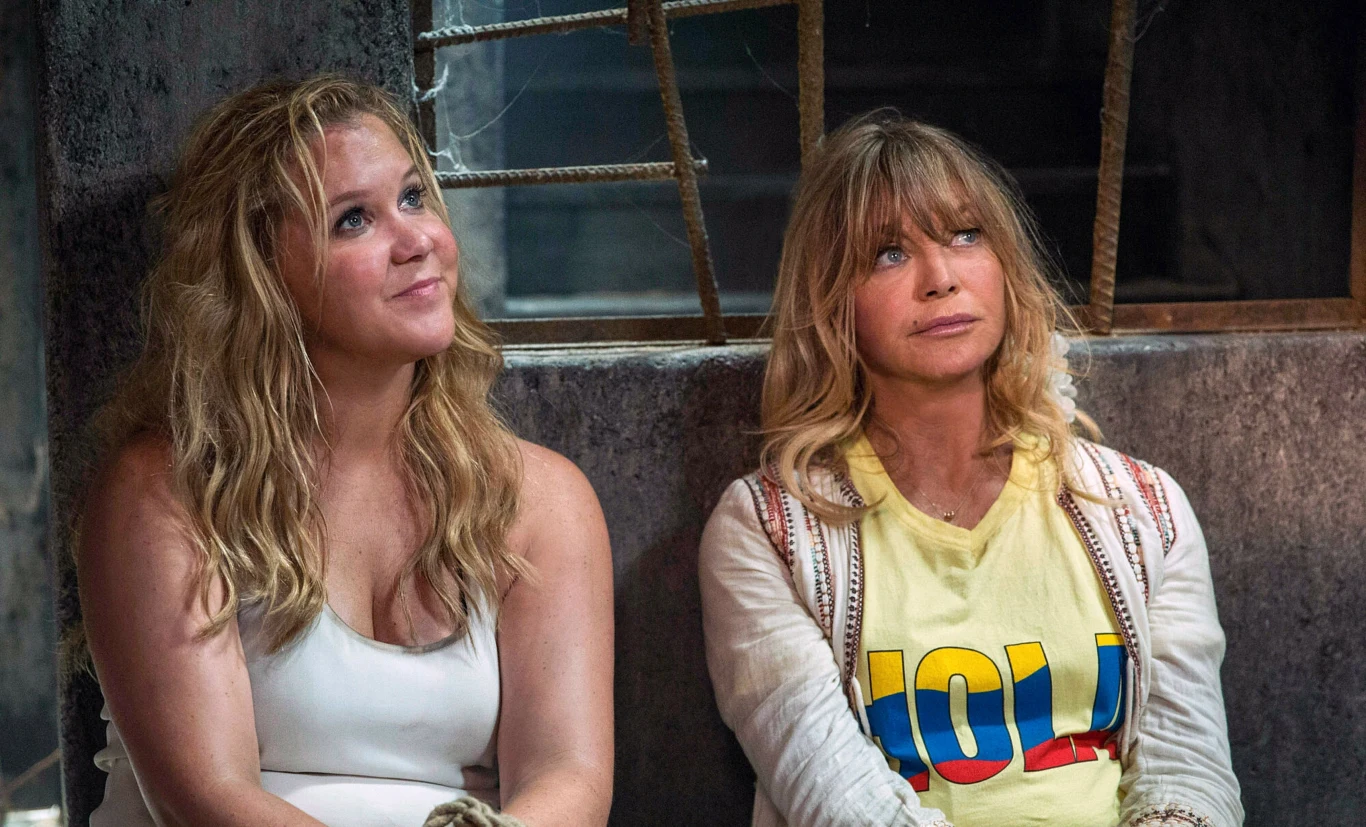 Po piętnastu latach przerwy, Hawn zdecydowała się jednak na powrót do aktorstwa. Wraz z Amy Schumer wystąpiła w komedii "Babskie wakacje". Aktorki wcieliły się w role matki i córki, wyjeżdżających na egzotyczne wakacje, które zmieniają się w desperacką walkę o przetrwanie. Powrót nie okazał się zbyt okazały, bo za swój występ Hawn otrzymała drugą w karierze nominację do Złotej Maliny.