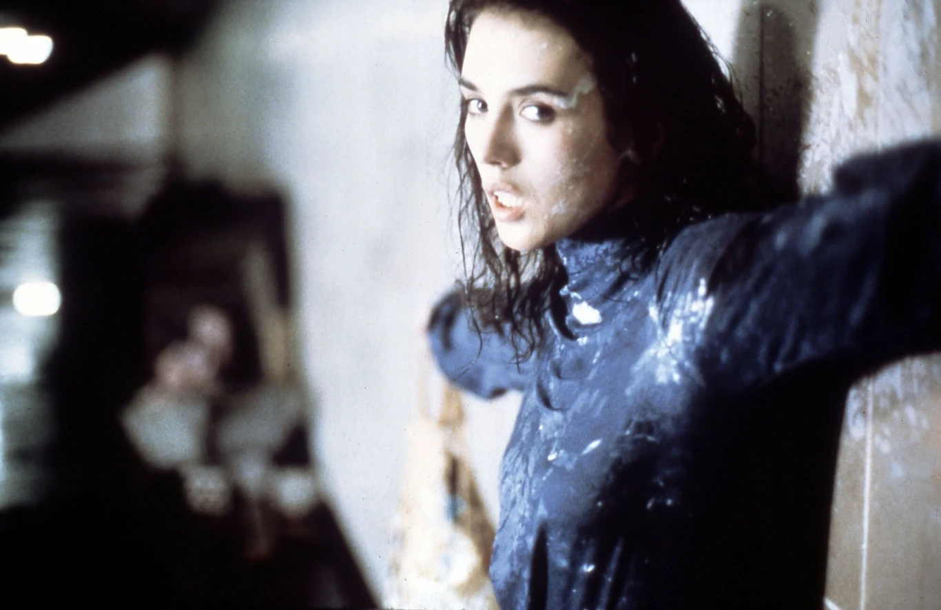 W "Opętaniu" z 1981 roku - dramacie psychologicznym z cechami horroru, uważanym przez wielu krytyków za najlepszy film Żuławskiego - główne role zagrali Isabelle Adjani i Sam Neill. Adjani otrzymała za tę kreację Nagrodę Jury w Cannes dla najlepszej aktorki.

Na zdjęciu: Isabelle Adjani w filmie "Opętanie"