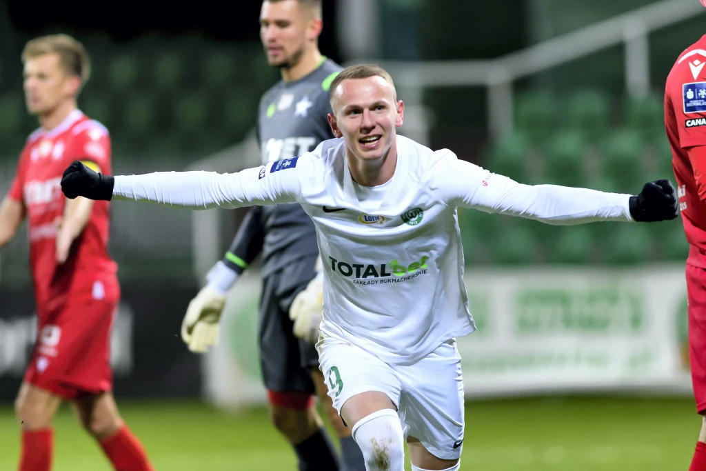 Mateusz Kuzimski po strzeleniu bramki Wiśle Kraków Mateusz Kuzimski po strzeleniu bramki Wiśle Kraków