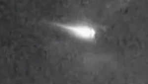  Spadający meteor złapany na wideo