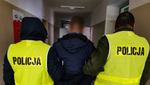 Mężczyzna podejrzany o popełnienie przestępstwa w czasie zatrzymania