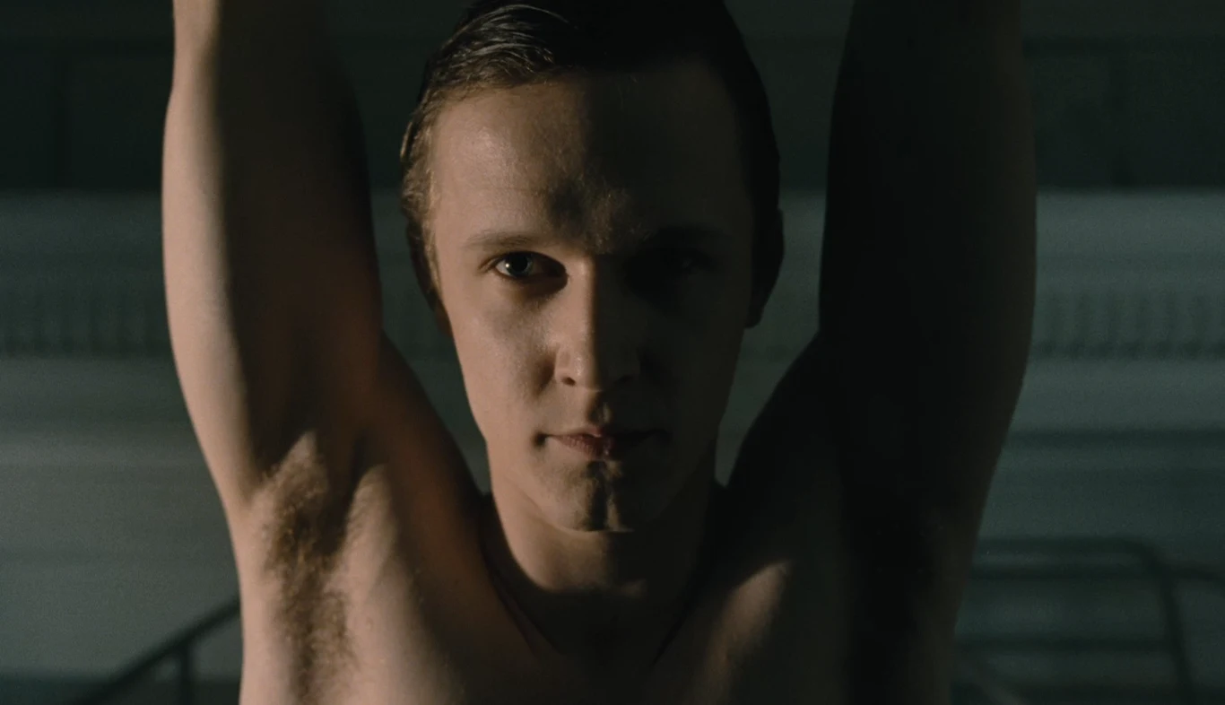 Filip Pławiak w filmie "Czerwony pająk"