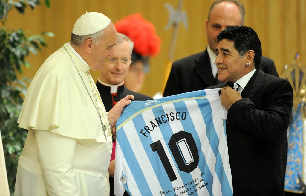 Papież Franciszek i Diego Maradona Papież Franciszek i Diego Maradona