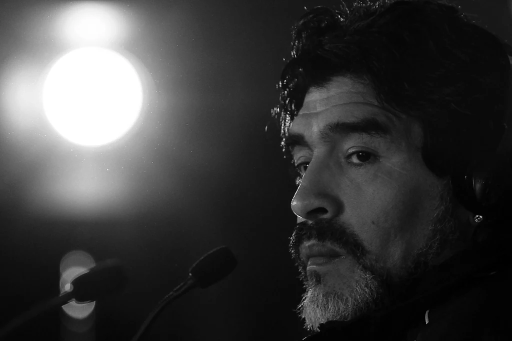 Diego Maradona nie żyje. Jedna z ikon futbolu bezpowrotnie odeszła... Diego Maradona nie żyje. Jedna z ikon futbolu bezpowrotnie odeszła...