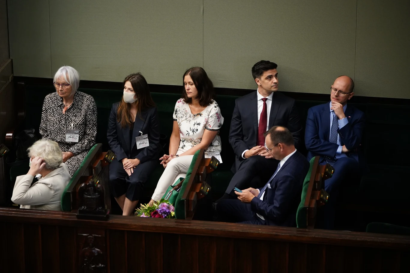 Przewodniczącego i ślubowanie członków państwowej komisji ds. pedofilii, na zdjęciu: Agnieszka Rękas, Justyna Kotowska, Hanna Elżanowska, Andrzej Nowarski, Błażej Kmieciak