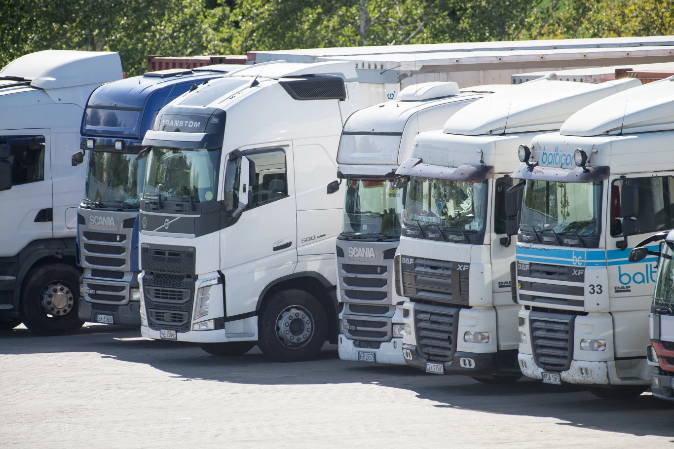 Te same ciężarówki w jednym kraju nadają się na złom, w innym wyjeżdżają z salonów...