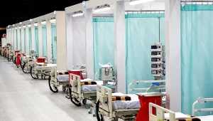 Na zdj. szpital tymczasowy w hali Międzynarodowego Centrum Kongresowego w Katowicach