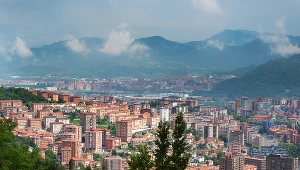 Samorządy mogą ograniczać wynajem mieszkań turystom. Nz. panorama Bilbao (Kraj Basków)