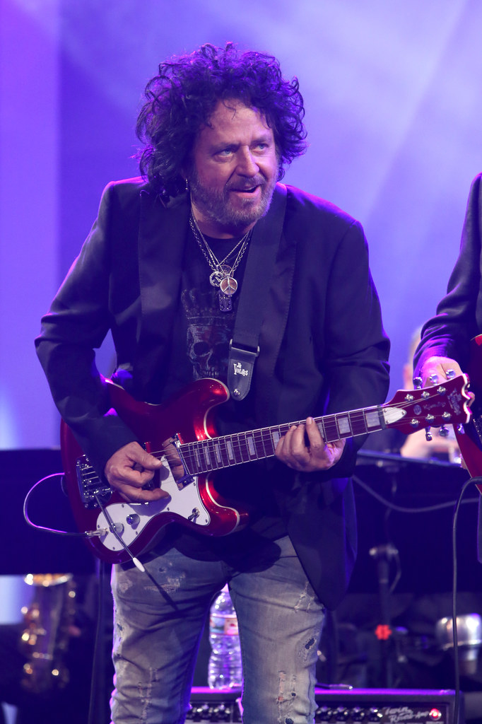 Liderem Toto jest Steve Lukather