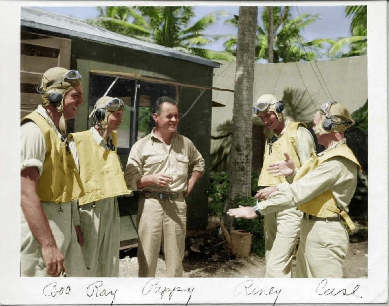 Rankiem 3 stycznia 1944 Boyington poprowadził 48 Corsairów z dwóch dywizjonów nad Rabaul. Podczas starcia zestrzelił swoją 26. ofiarę, wyrównując rekord najlepszego amerykańskiego myśliwca I wojny światowej, Eddie’go Rickenbackera. Niedługo później zniknął swoim towarzyszom z oczu. Dywizjony wróciły bez swojego dowódcy. Nikt nie widział, co się z nim stało. Dopiero po wojnie okazało się, że został zestrzelony, wyskoczył ze spadochronem i bezpiecznie wylądował w morzu. Dryfował na tratwie, kiedy obok wynurzył się okręt podwodny. Byli to Japończycy. Boyington trafił do niewoli.
