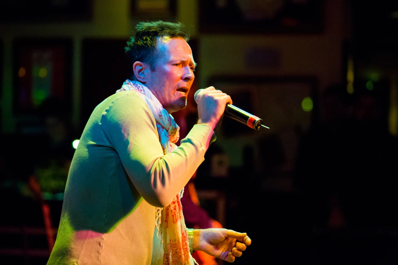 Scott Weiland na jednym z ostatnich zdjęć - koncert w Detroit z grupą The Wildabouts, 14 listopada 2015 r.