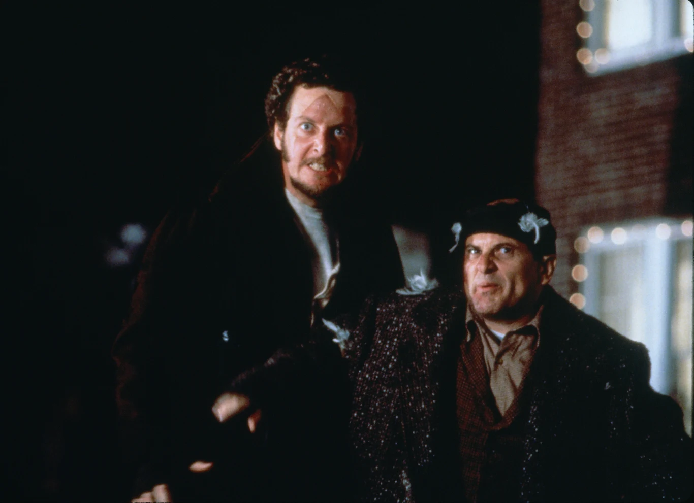 Daniel Stern i Joe Pesci w filmie "Kevin sam w domu" (1990) / Twentieth Century Fox Film Corporation. All rights reserved