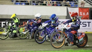 Co robią żużlowcy w przerwie zimowej? Jedni trenują, a drudzy wybierają rajskie plaże