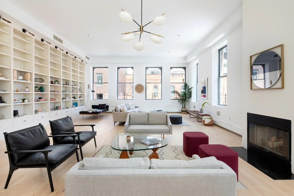 Luksusowa nieruchomość znajduje się w artystycznej dzielnicy West Chelsea Arts. 
