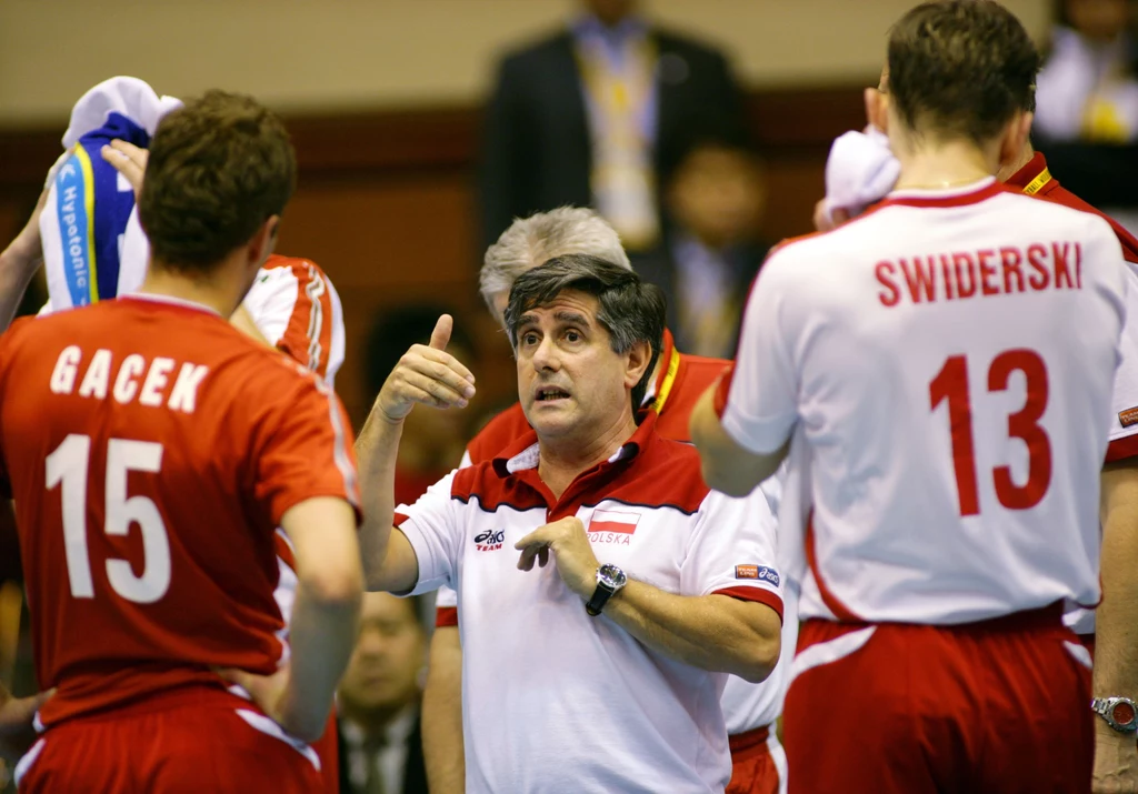 Raul Lozano jako selekcjoner reprezentacji Polski Raul Lozano jako selekcjoner reprezentacji Polski