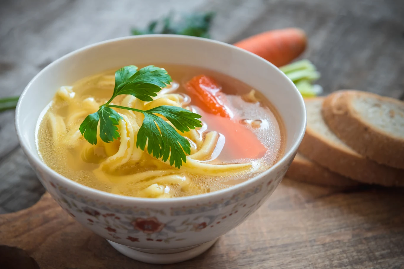 Rosół to jedna z ulubionych zup Polaków