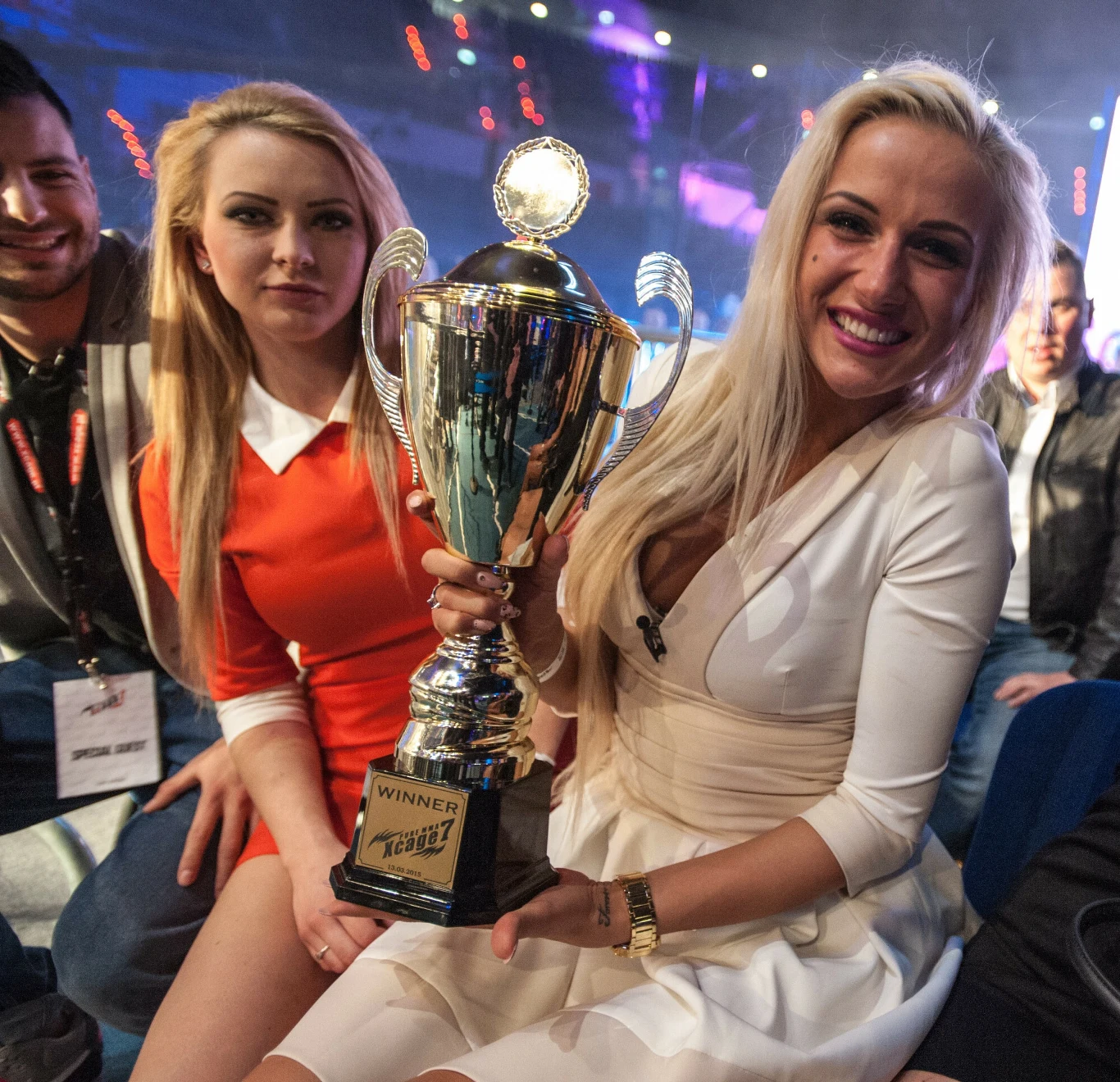 Wojciech Gola, Anna "Mała Ania" Aleksandrzak i Eliza Trybała w 2014 roku. Wojciech Gola, Anna "Mała Ania" Aleksandrzak i Eliza Trybała w 2014 roku.